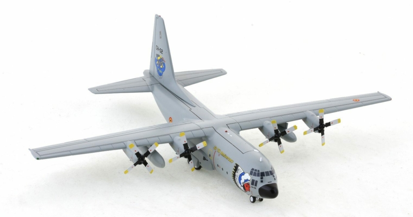 Front Starboard side view of the 1/200 scale diecast Lockheed C-130H Hercules #CH-2, 20th Sqn "Blue Sioux", Belgian Air Component, 30th anniversary of C-130H in Belgian service titles and tail logo - Inflight200 IF1300217
