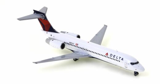 Front starboard side view of the Boeing B717-200 1/200 scale diecast model in the livery of  Delta Air Lines, registration number N891AT - Gemini Jets G2DAL538