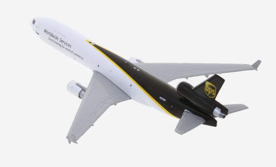 Top view of Gemini Jets GJUPS3791 - McDonnell Douglas MD-11F 1/400 scale diecast model, registration N277UP in the livery of UPS Airlines