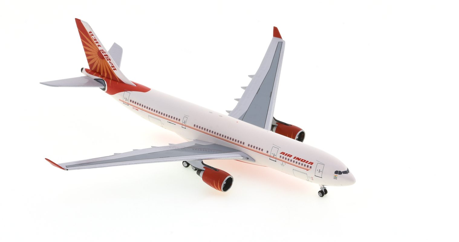 Front starboard side view of the Airbus A330-200 1/400 scale diecast model, registration VT-IWA, in the livery of Air India circa 2008 - Aero Classic AC419827