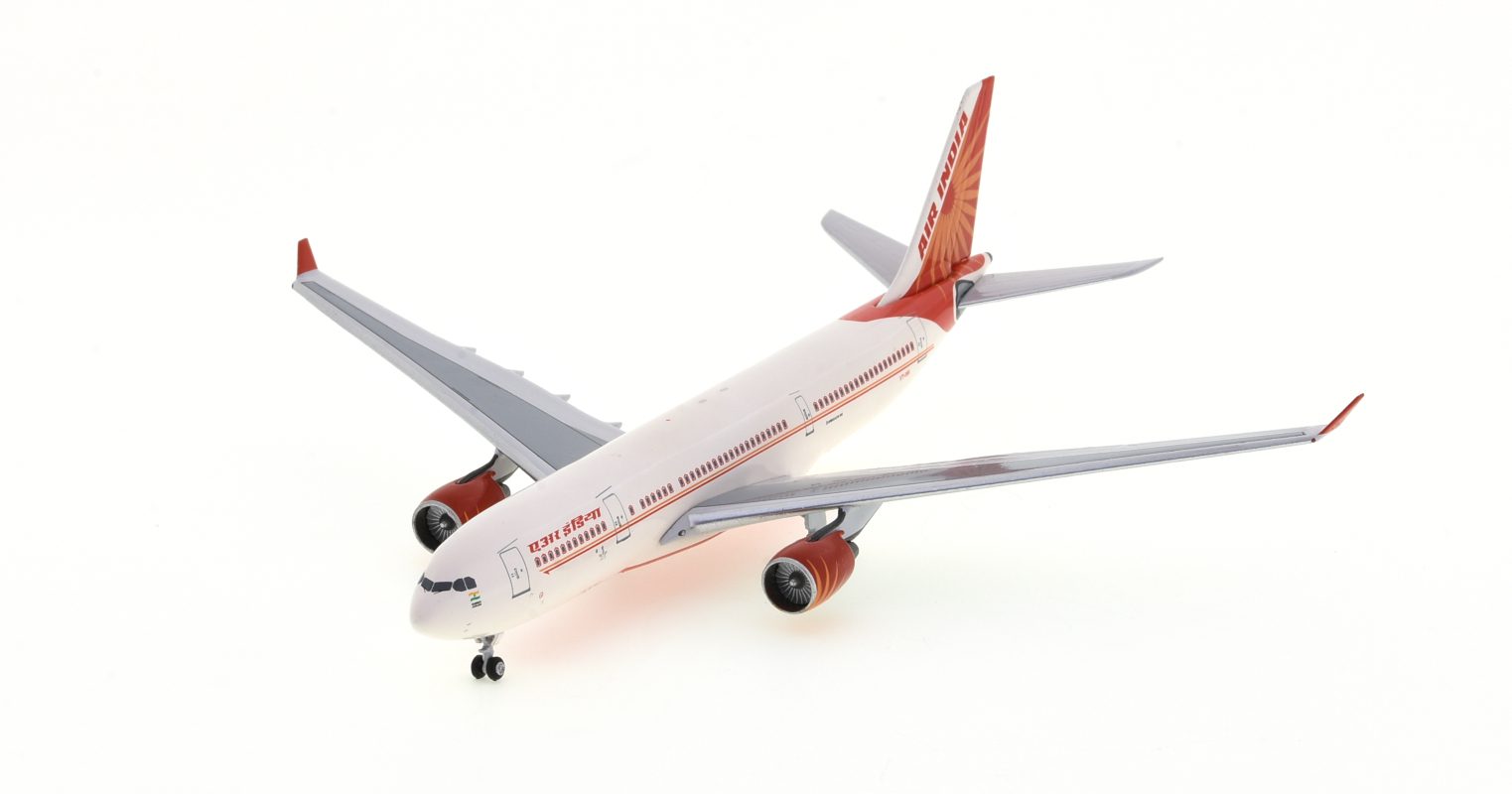 Front port side view of the Airbus A330-200 1/400 scale diecast model, registration VT-IWA, in the livery of Air India circa 2008 - Aero Classic AC419827