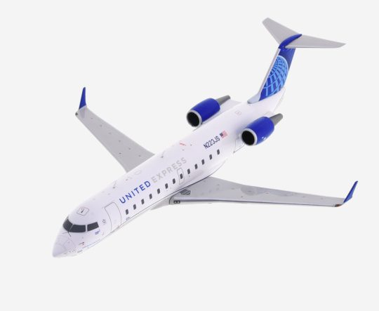 Top view of NG Models NG52038 - 1/400 scale diecast model of the Bombardier CRJ-200LR, registration N223JS, in the livery of United Express.
