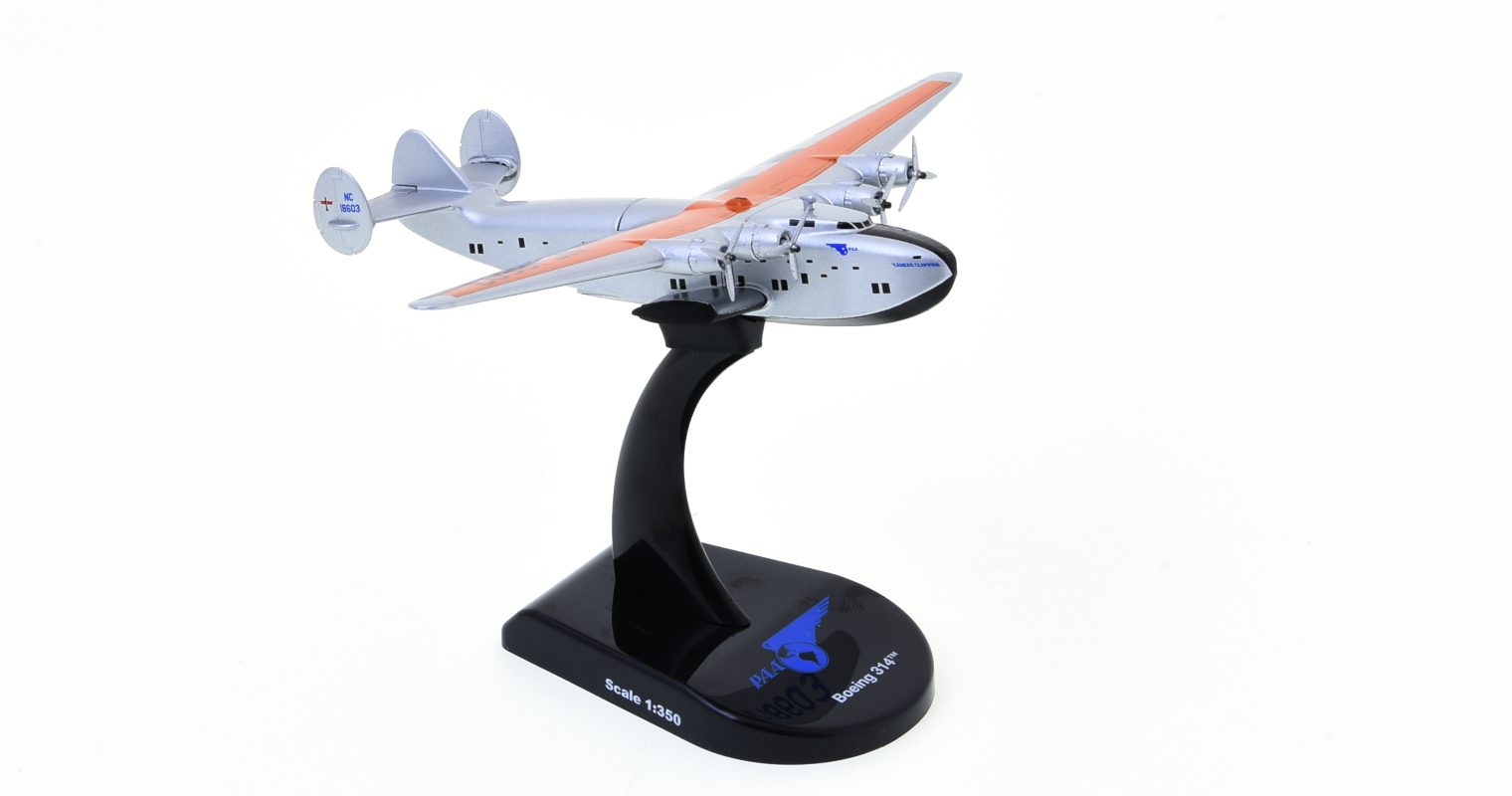 Front starboard side view of the Boeing Model 314 Clipper 1/350 scale diecast model of  