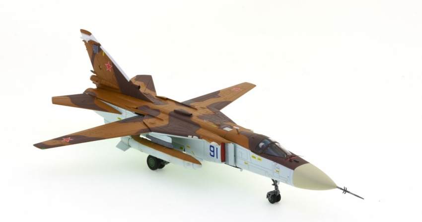 Front starboard side view of the Sukhoi Su-24MK (NATO reporting name: Fencer D) - 1/72 scale diecast model of bort number  "Blue 91", VVS (Soviet Air Forces) - Calibre Wings CA722406