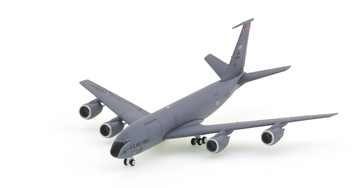 Front port side view of the Boeing KC-135R Stratotanker 1/400 scale diecast model of serial number 60-0366, 141st Air Refuelling Squadron (141st ARS) 108th Wing, New Jersy Air National Guard (NJ ANG) - Gemini Jets GMUSA069
