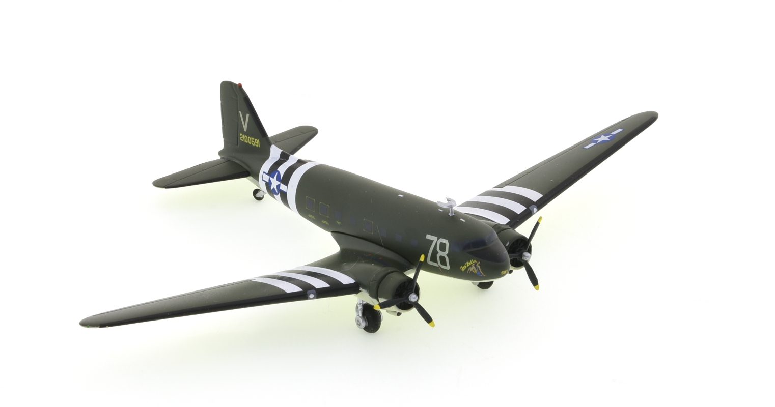 Front starboard side view of the Douglas C-47A (DC-3) Skytrain 1/200 scale diecast model of s/n 42-2100591, named 