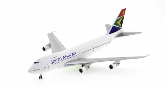 Front port side view of the 1/200 scale Boeing 747-200B diecast model of registration ZS-SAL, named "Tafelberg", in the national flag and sun motif livery of South African Airways, circa 2000 - JFox JF-747-2-016