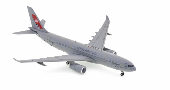 Front starboard view of the Airbus KC-2 Voyager (A330 MRTT) 1/400 scale diecast model of  s/n ZZ330 with "100th Anniversary of the RAF" commemorative tail scheme - Aviation400 AV4MRTT005