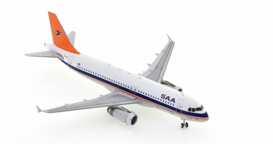 Front starboard side view of 1/200 scale diecast model Airbus A320-200 named "Blue Crane", registration ZS-SHA in South African Airways/Suid-Afrikaanse Lugdiens livery, circa the late 1990s - Inflight200 IIF320SAL0818