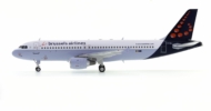 Port side view of the 1/200 scale diecast model Airbus A320-200 registration OO-SNJ in Brussels Airlines livery - JFox JF-A320-027