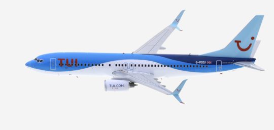 Port side view of Gemini Jet G2TOM464 - 1/200 scale s diecast model Boeing 737-800, registration G-FDZU in TUI Airway's livery.