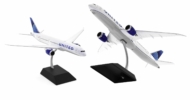 Image showing model on display stand, Boeing B787-9 Dreamliner  1/200 scale diecast model registration N24976 in United Airline's new livery - Gemini Jets G2UAL881