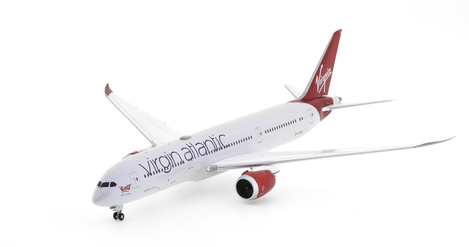 Front port side view of the Boeing B787-9 Dreamliner 1/200 scale diecast model named 