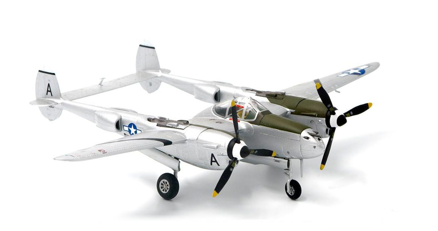 Front starboard side view of the Lockheed P-38L Lightning 1/72 scale diecast model, s/n 44-26176 