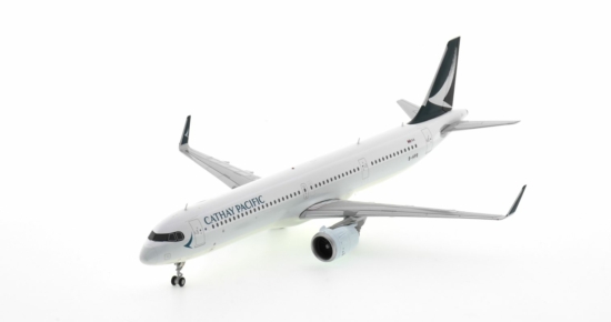 Front port side view of the 1/200 scale diecast model Airbus A321neo, registration B-HPB in Cathay Pacific's livery - JC Wings EW221N001