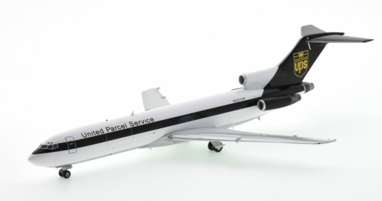 Front port side view of Inflight200 B-722-UPS-207 - 1/200 scale diecast model Boeing 727-200F (ADV), registration N207UP in UPS's livery.