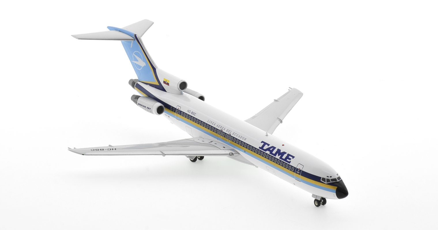 Front starboard side view of EL AVIADOR EAVBSC  - 1/200 scale diecast model Boeing 727-200 (ADV) named 