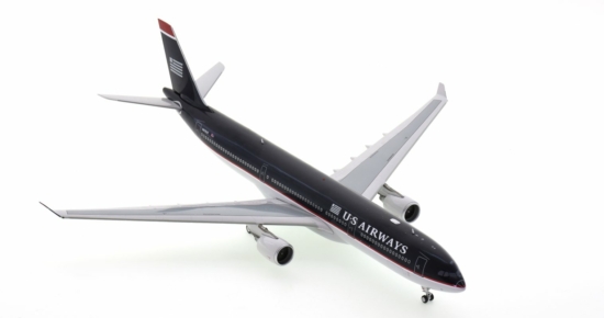 Front starboard side view of Inflight200 IF333US0719 - 1/200 scale diecast model of the Airbus A330-300, registration N678US in US Airway's livery.