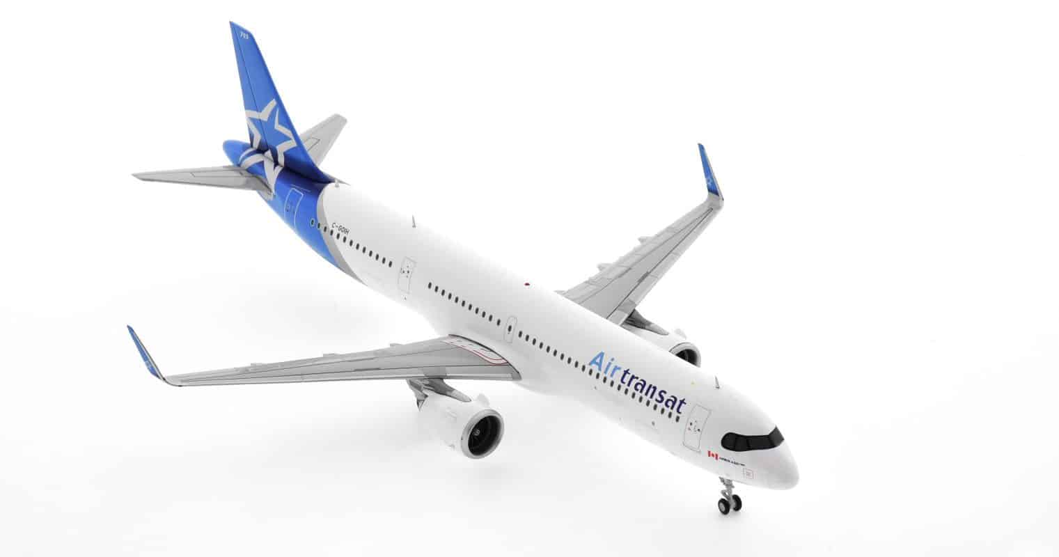 Front starboard side view of Gemini Jets G2TSC936 - 1/200 scale diecast model Airbus A321neo, registration C-GOIH in Air Transat's livery.