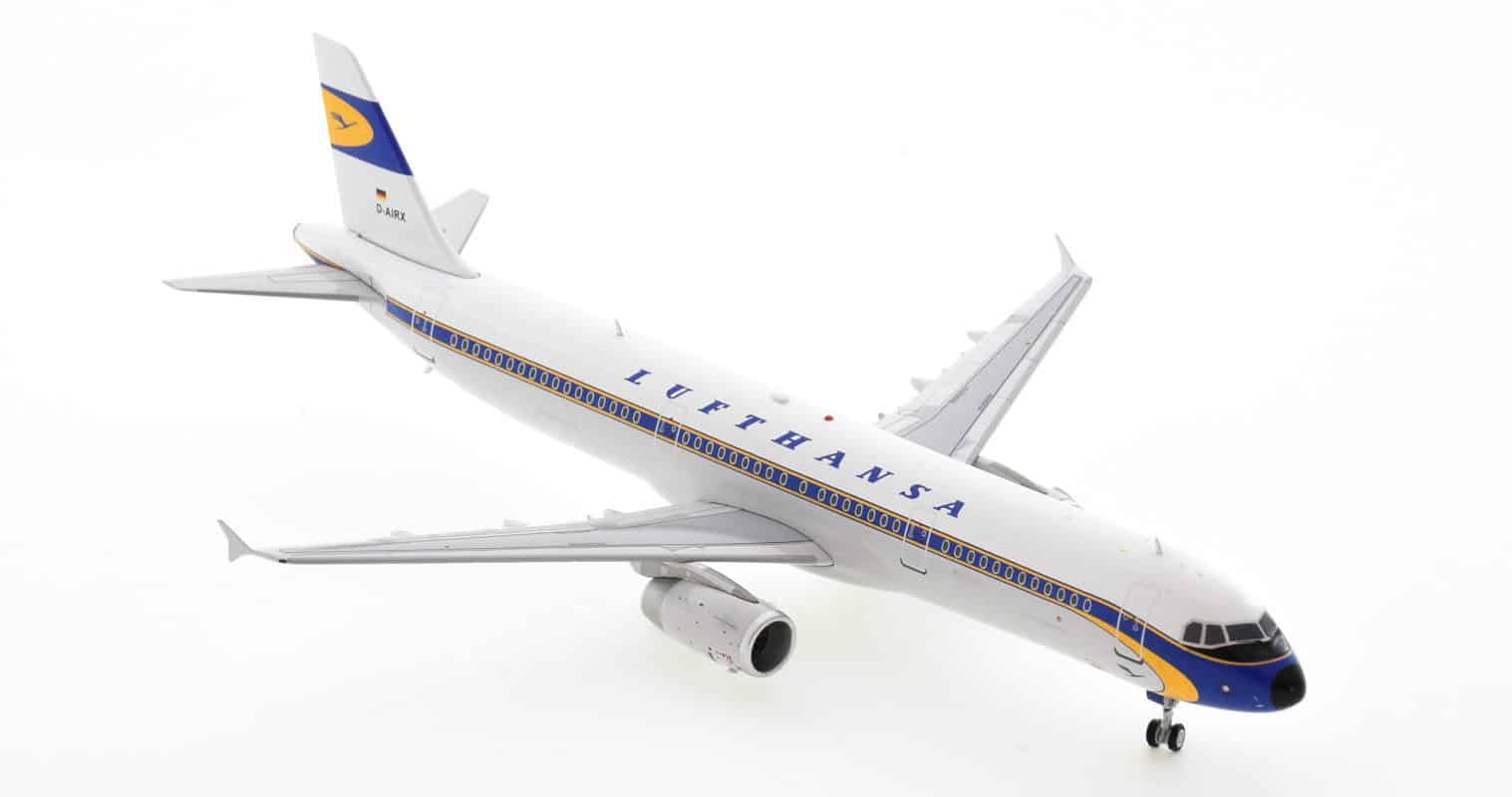 Front starboard side view of JFox JF-A321-027 - 1/200 scale diecast model Airbus A321-100, registration D-AIRX in Lufthansa's retro livery