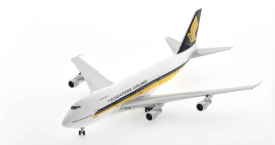 Front port side view of WB-747-2-025  B747-200B diecast model 9V-SQQ Singapore Airlines 1980s