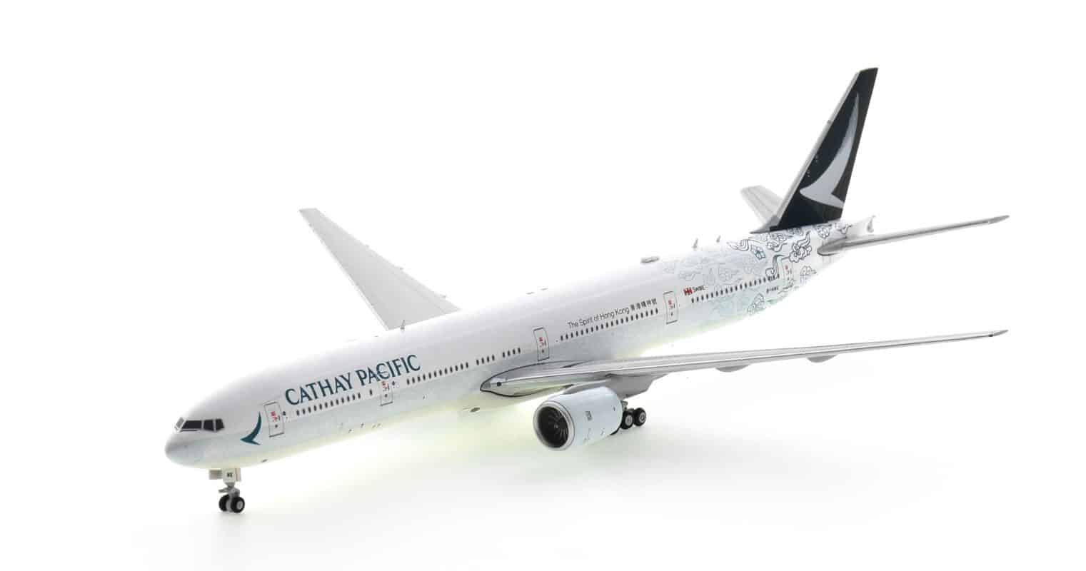 Front port side view of BT400-777-3-001 - 1/200 scale diecast model B777-300 of registration B-HNK in Cathay Pacific's 