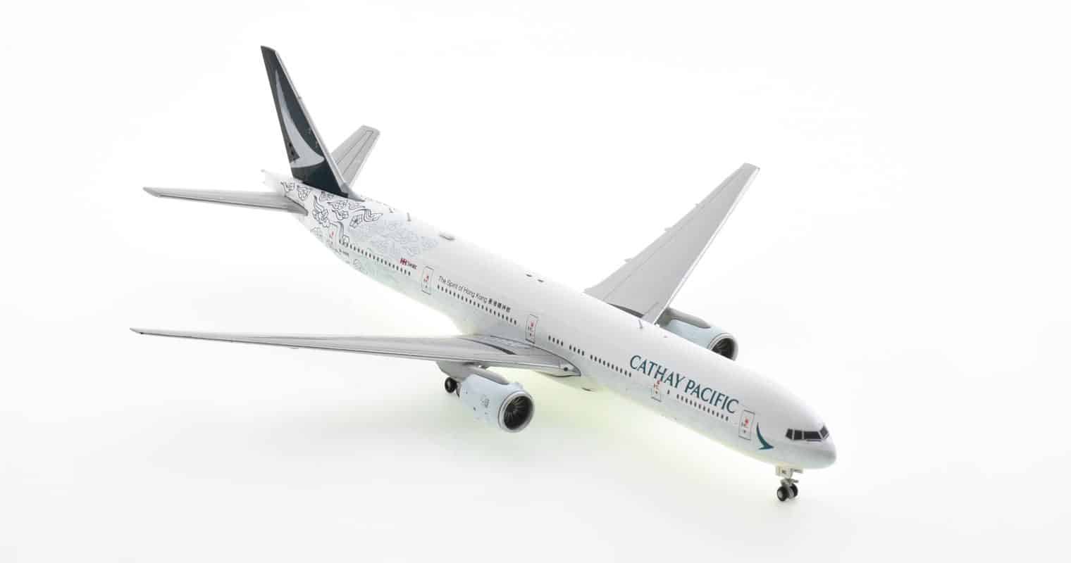 Front starboard side view of BT400-777-3-001 - 1/200 scale diecast model B777-300 of registration B-HNK in Cathay Pacific's 