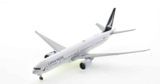 Front port side view of BT400-777-3-002 - 1/200 scale diecast model B777-300ER of registration B-KQQ in Cathay Pacific's livery.