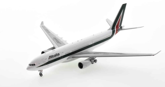 Front port side view of IF332AZA0519 - 1/200 scale diecast model Airbus A330-200  of registration EI-EJI in Alitalia's livery