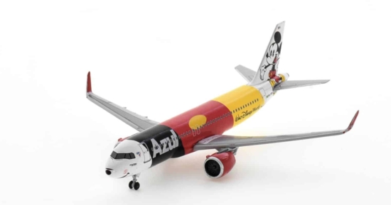 Front port side view of the 1/400 scale diecast model A320-200neo registration PR-YSH in Azul Linhas Aerea's "Mickey Mouse - Walt Disney World" livery - Aero Classicss BBX41628