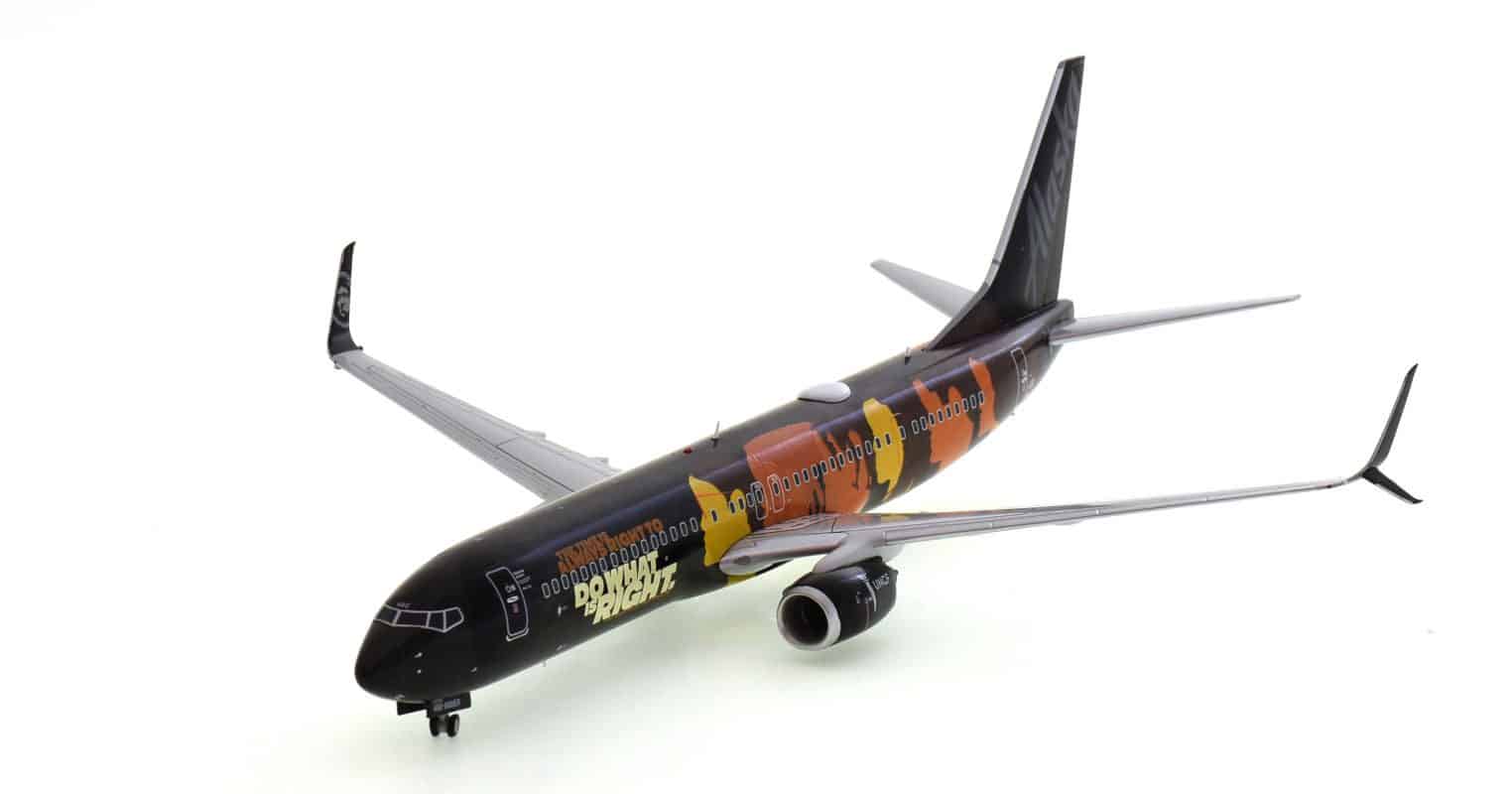 Front port side view of Gemini Jets G2ASA1016 - 1/200 scale diecast model of the B737-900ER registration N492AS in Alaska Airline's 