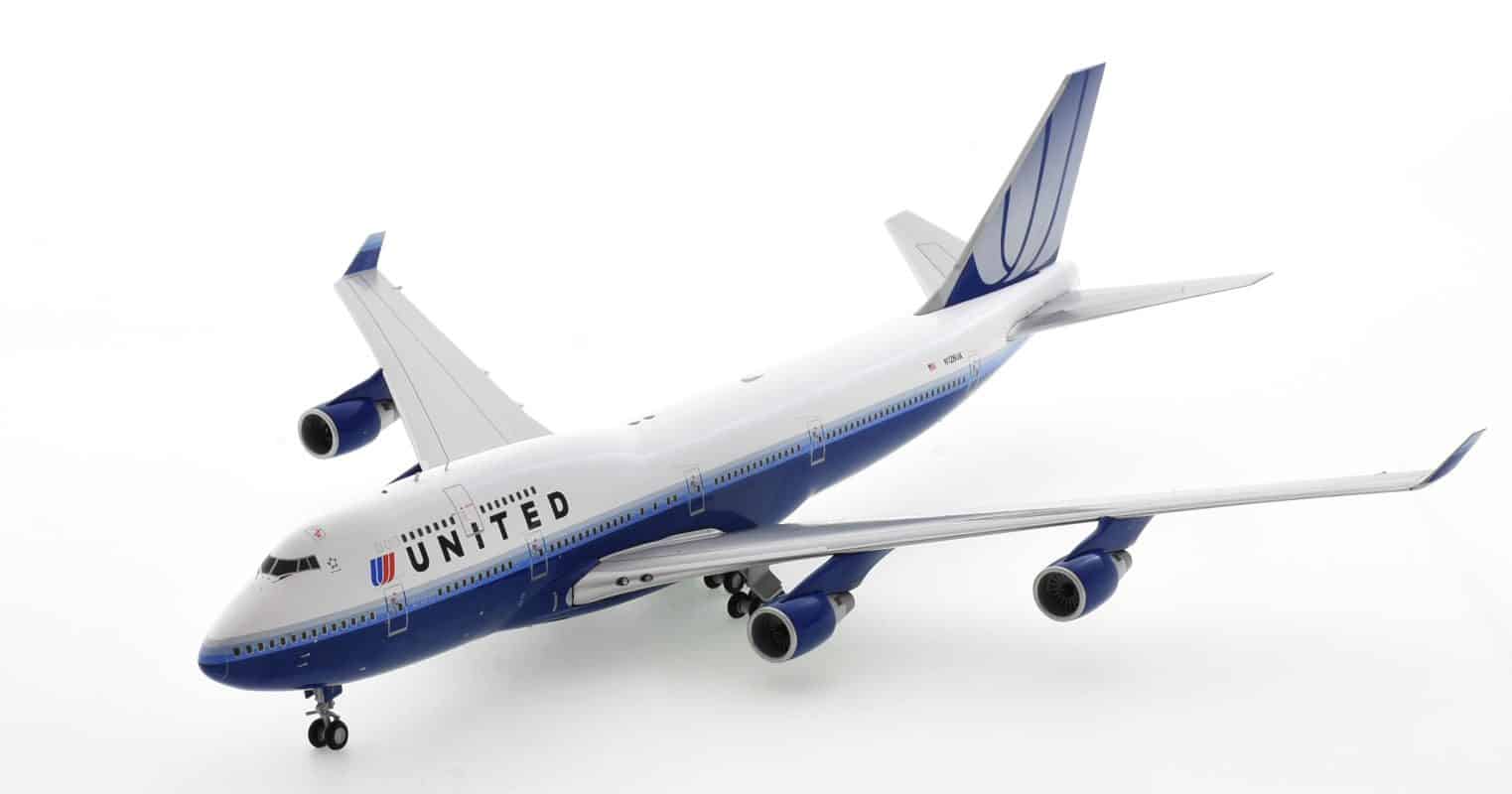 Front port side view of JC2UAL267 / XX2267 - 1/200 scale diecast model of the Boeing 747-400 of registration N128UA in United Airlines livery, circa the 2000s.