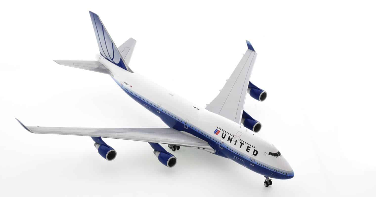 Front starboard side view of JC2UAL267 / XX2267 - 1/200 scale diecast model of the Boeing 747-400 of registration N128UA in United Airlines livery, circa the 2000s.
