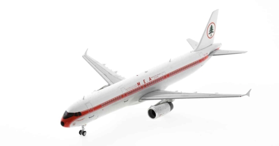 Front port side view of Inflight200 IF321ME0520 - 1/200 scale diecast model Airbus A321-200, registration OD-RMI in Middle East Airlines retro livery.