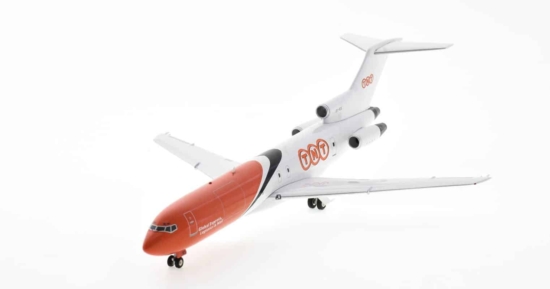Port side view of the Inflight200 IF722TNT0320 - 1/200 scale diecast model Boeing 727-200 (ADV), registration OY-SES in TNT N.V. livery, circa 1999.