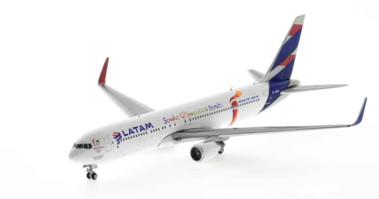 Front port view of JC Wings JC4LAN244 / XX4244 - 1/400 scale diecast model B767-300ER registration PT-MSY in LATAM Brasil livery with "Rio 2016" titles.