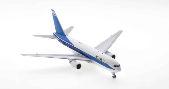 Front starboard side view of Inflight200 IF762LY0122 - 1/200 scale diecast model Boeing 767-200ER, registration 4X-EAB in El Al Israel Airlines livery, circa 1990.