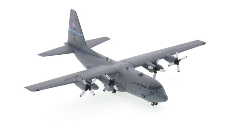 Front starboard side view of Gemini Jets G2AFO1064 - 1/200 scale diecast model Lockheed C-130H  Hercules s/n 90-1057 of 142nd Airlift Squadron (142nd AS), Delaware Air National Guard (DE ANG).