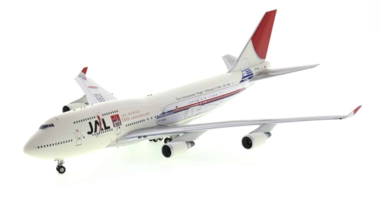 Front port side view of the Boeing 747-400 1/200 scale diecast model of registration JA8906 in Japan Airlines "Hawaii 50th Anniversary" livery - B Models B-JAL-744-DC6