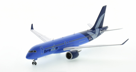 Front port side view of the 1/200 scale diecast model Airbus A220-300 (Bombardier CS300) of registration N203BZ in Breeze Airways livery - Gemini Jets Gemini200 G2MXY1072