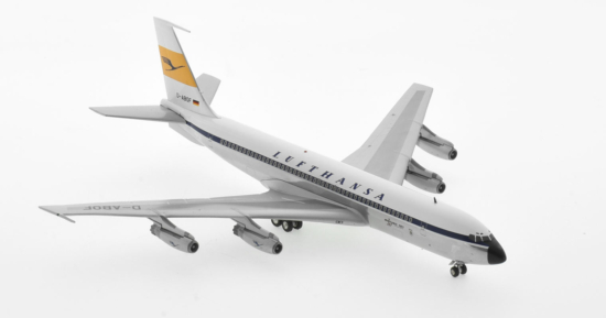 Front starboard side view of the 1/200 scale diecast model of the Boeing 707-430 (B707-420), registered D-ABOF in Lufthansa livery, circa the early 1960s - JFox JF-707-4-002P