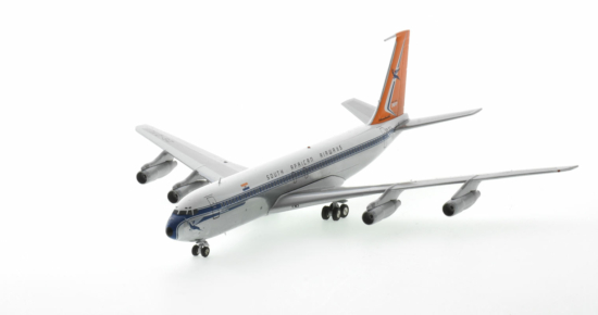 Front port side view of the 1/200 scale diecast model Boeing B707-320B, named "Bloemfontein", registration ZS-DYL in South African Airways livery, circa the 1960s - Inflight200 IF707SA0422P
