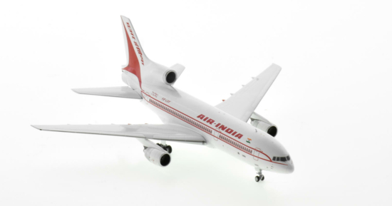 Front starboard side view of the 1/400 scale diecast model Lockheed L-1011-500 TriStar registration V2-LRK in Air India livery, circa the early 1990s - NG Models NG35019