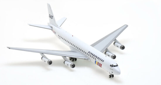 Front starboard side view of the 1/200 scale diecast model Douglas DC-8-62, registration SE-DBG named "Jorund Viking" in Scandinavian Airlines livery circa the mid-1980s - Inflight200 IF862SK0919