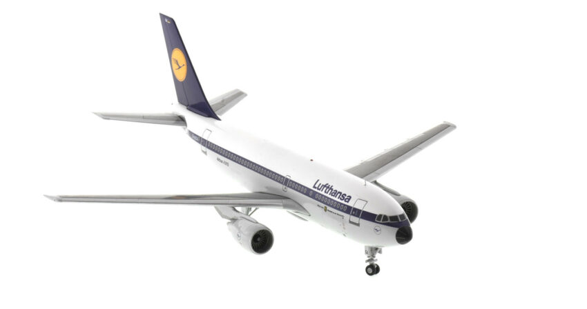 Front starboard side view of the Airbus A310-200 1/200 scale diecast model, registration D-AICA in Lufthansa livery - JC Wings EW2312001