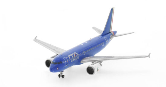 Front port side view of the 1/400 scale diecast model Airbus A319-100 registration EI-IMN in Italia Trasporto Aereo (ITA Airways) livery - GJITY2128