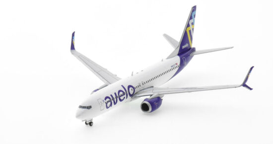Front port side view of the 1/400 scale diecast model Boeing 737-800 NG, registration N801XT, in Avelo Airlines livery - GJVXP2057