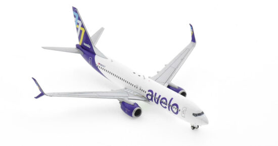 Front starboard side view of the 1/400 scale diecast model Boeing 737-800 NG, registration N801XT, in Avelo Airlines livery - GJVXP2057