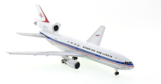 Front starboard side view of the 1/200 scale diecast model McDonnell Douglas DC-10-30 registration HL7317 in Korean Air Lines livery, circa the late 1970s - B-DC10-KAL-0122P