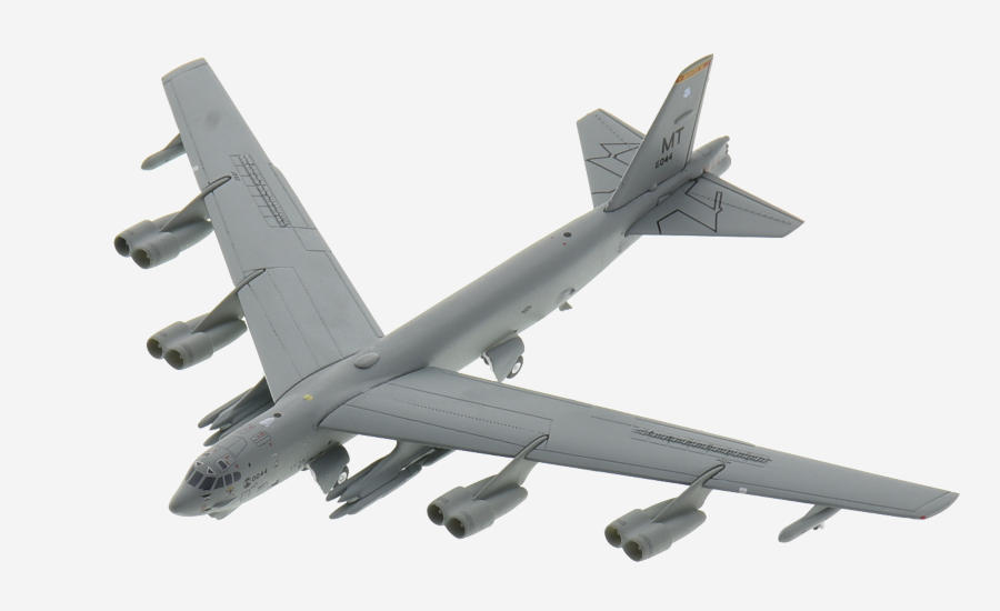 Top view of the 1/400 scale diecast model Boeing B-52H Stratofortress, s/n 60-0044 of the 23rd Bomb Squadron  "Barons", 5th Bomb Wing, USAF - GMUSA124